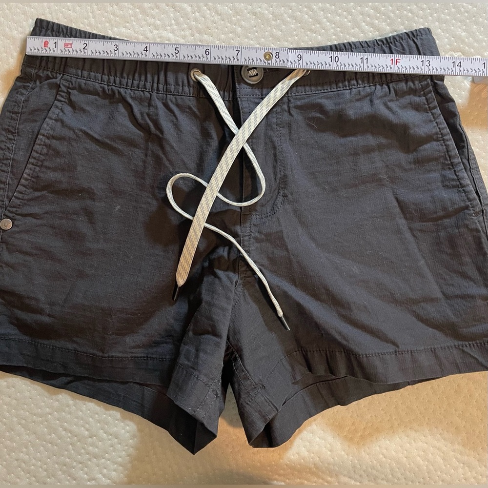 Vuori Dark Gray Ripstop Shorts Women’s Size XS Drawstring Pockets - Picture 4 of 7